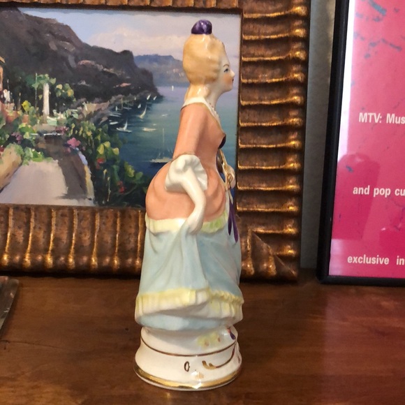 Porcelain Ceramic Pottery Lady Figurine - Picture 6 of 9